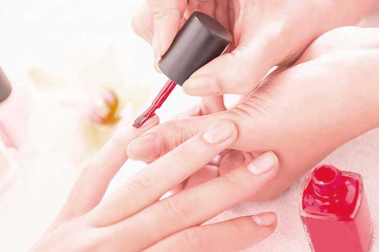 Manikura i trajni lak u Domella Beauty Salon